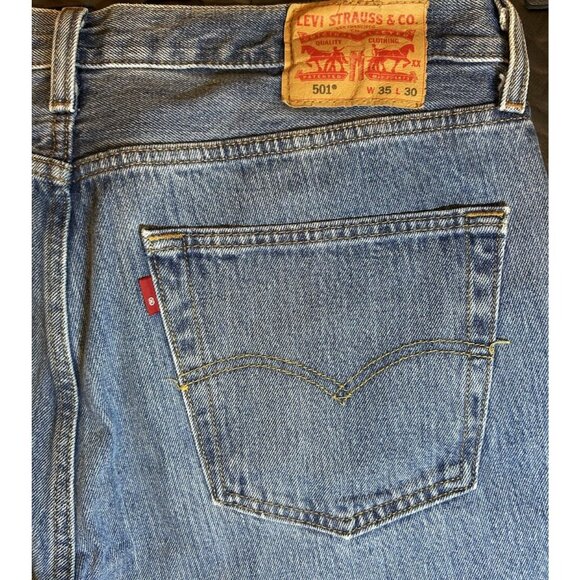 Levis Jeans 501 Men's Jeans Blue Denim Straight Leg Button Fly Size 35x30 - Picture 8 of 12